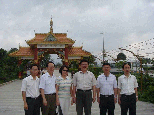 中央財(cái)經(jīng)領(lǐng)導(dǎo)小組辦公室經(jīng)貿(mào)組組長(zhǎng)張松濤蒞臨西瑪電機(jī)視察指導(dǎo)工作。