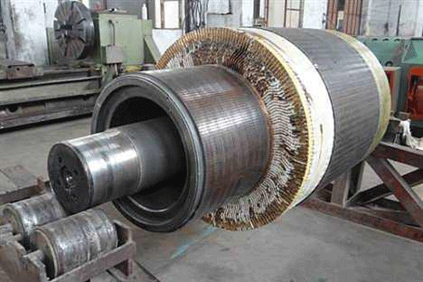 使用大型高壓電機(jī)時要注意安全問題。